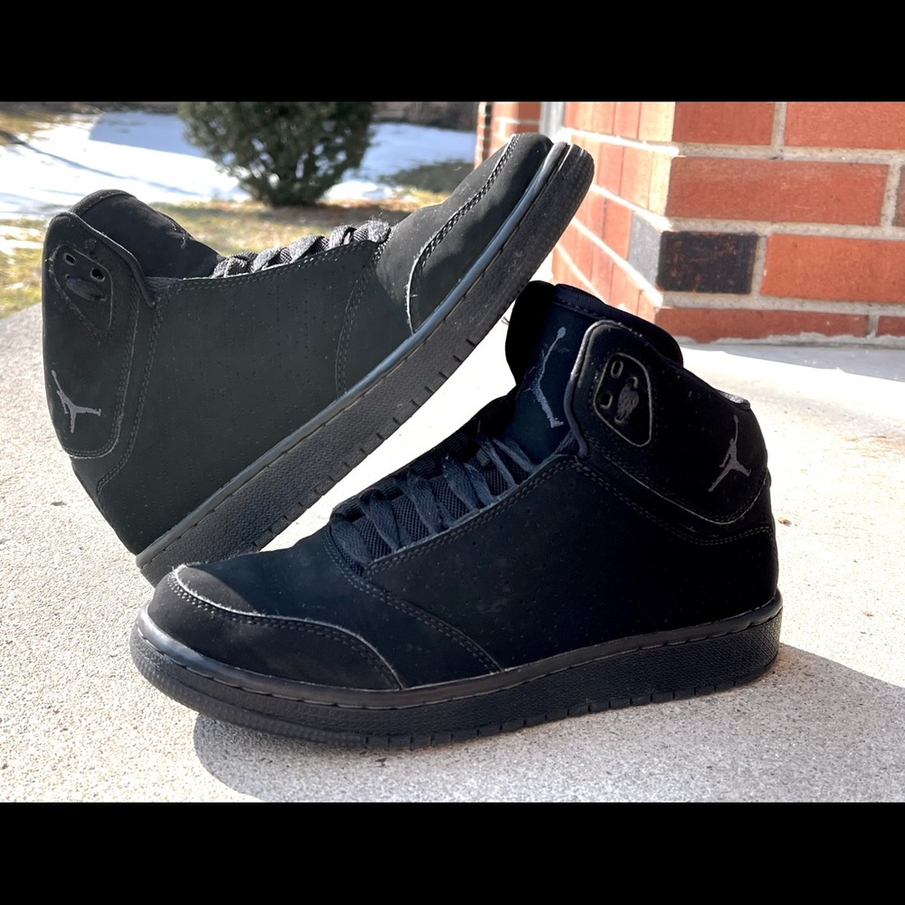 SOLD- Nike Jordan 1 Flight 5 Triple Black Size 5.5 Youth